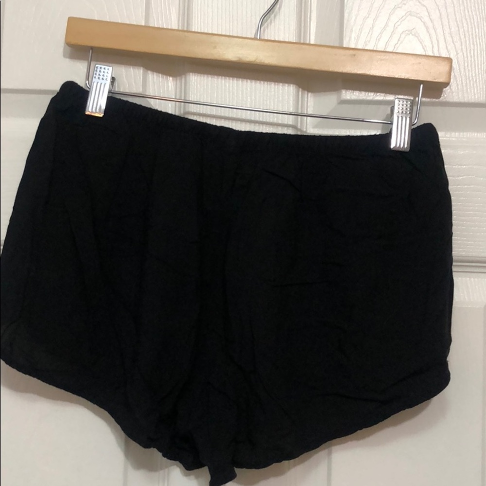Shorts - Picture 4 of 5